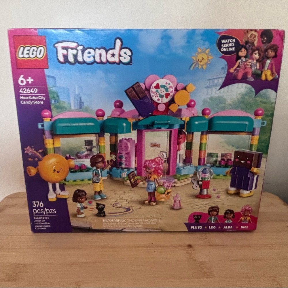 LEGO Friends Heartlake City Candy Store 42649 NEW!